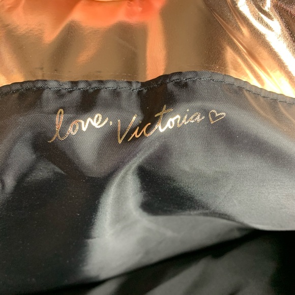 Victoria’s Secret Rose Gold Ltd Edition Tote - EUC - Picture 8 of 8